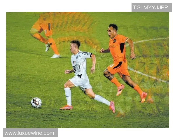 足球aoo：探索足球世界的魅力与激情，带你领略球场上的精彩瞬间与传奇故事